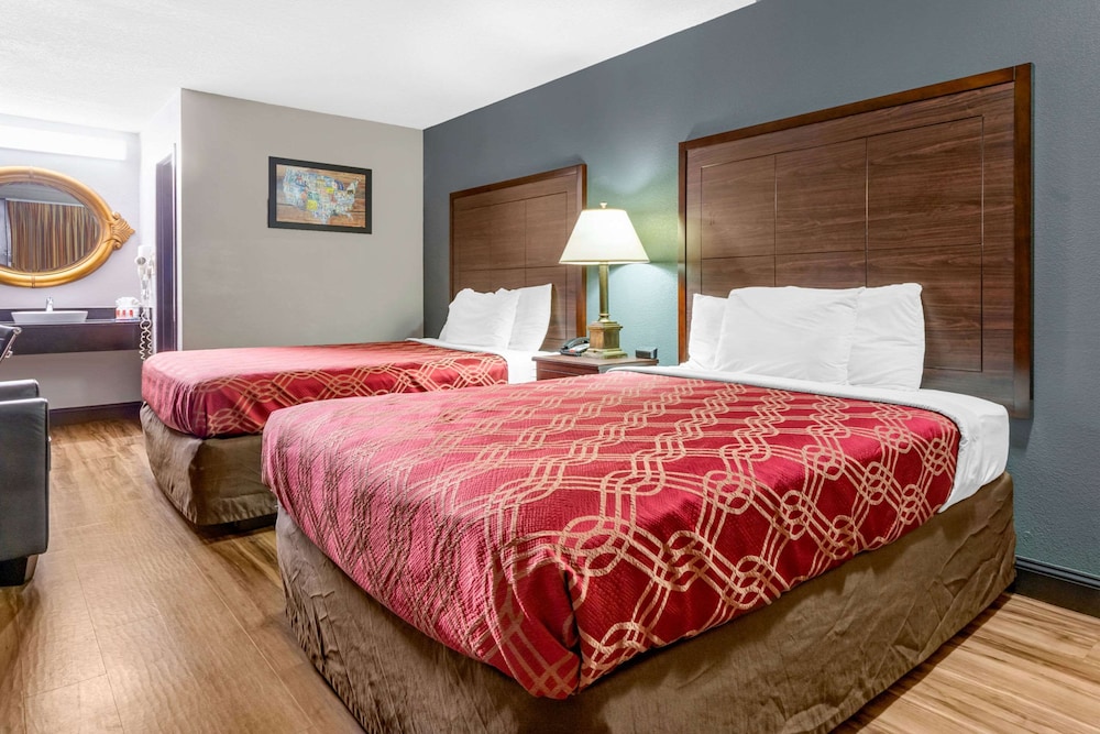 Econo Lodge Rock Hill Northeast 4/23
