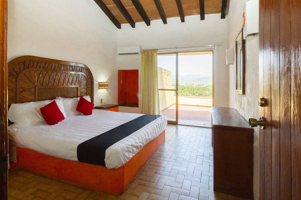 Hotel Plaza Tucanes 4/50