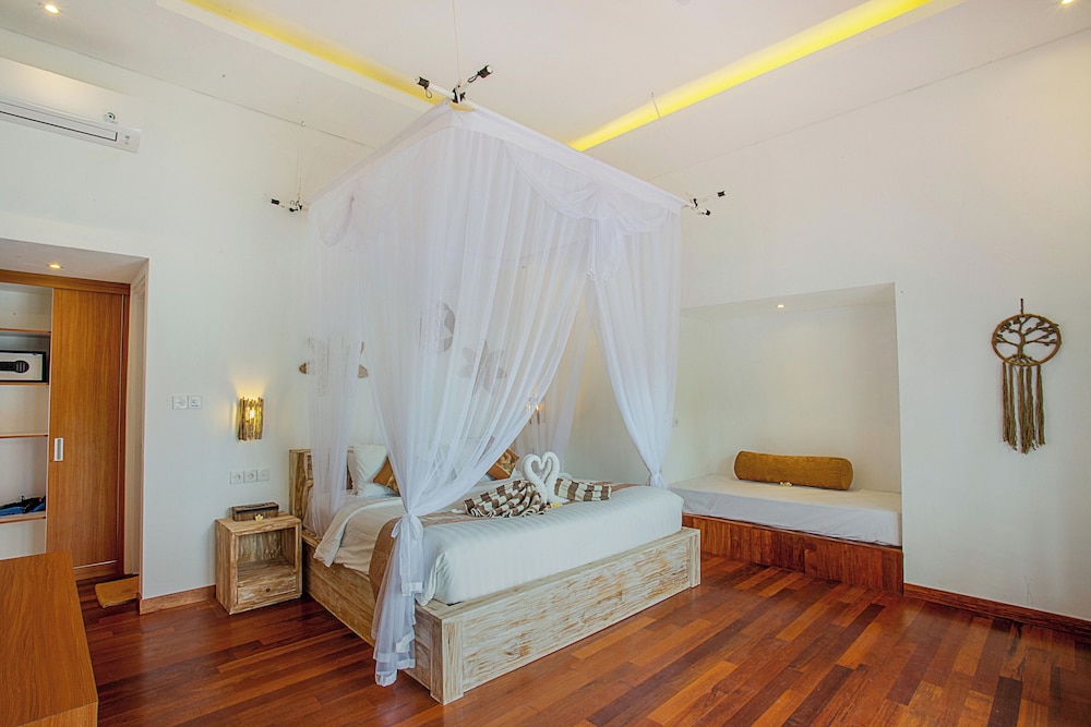DELUXE, DOUBLE BED