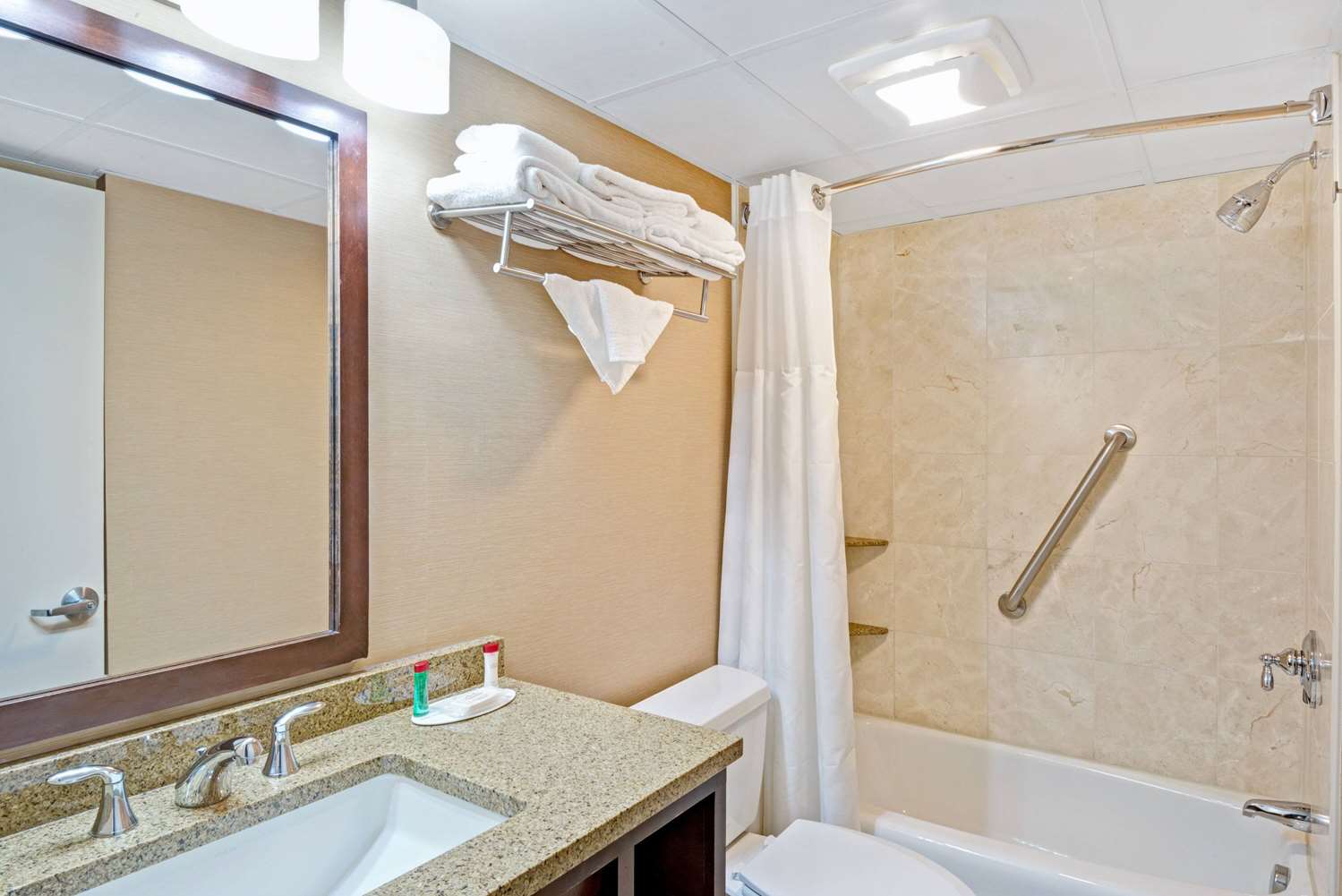 Ramada by Wyndham Seekonk Providence Area 10/13