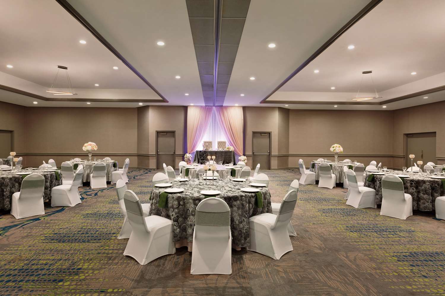 Radisson Hotel Lenexa Overland Park 44/54