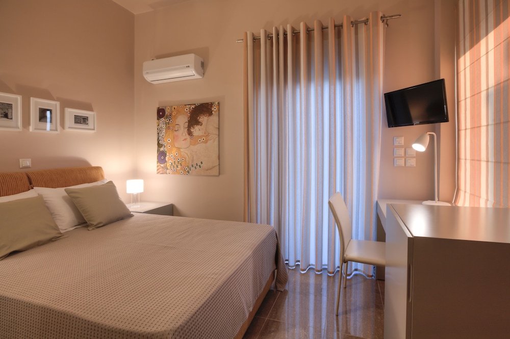 Marini Luxury Apartments And Suites 8/75