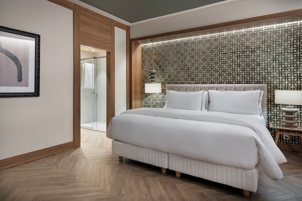 The Westin Madrid Cuzco 19/65