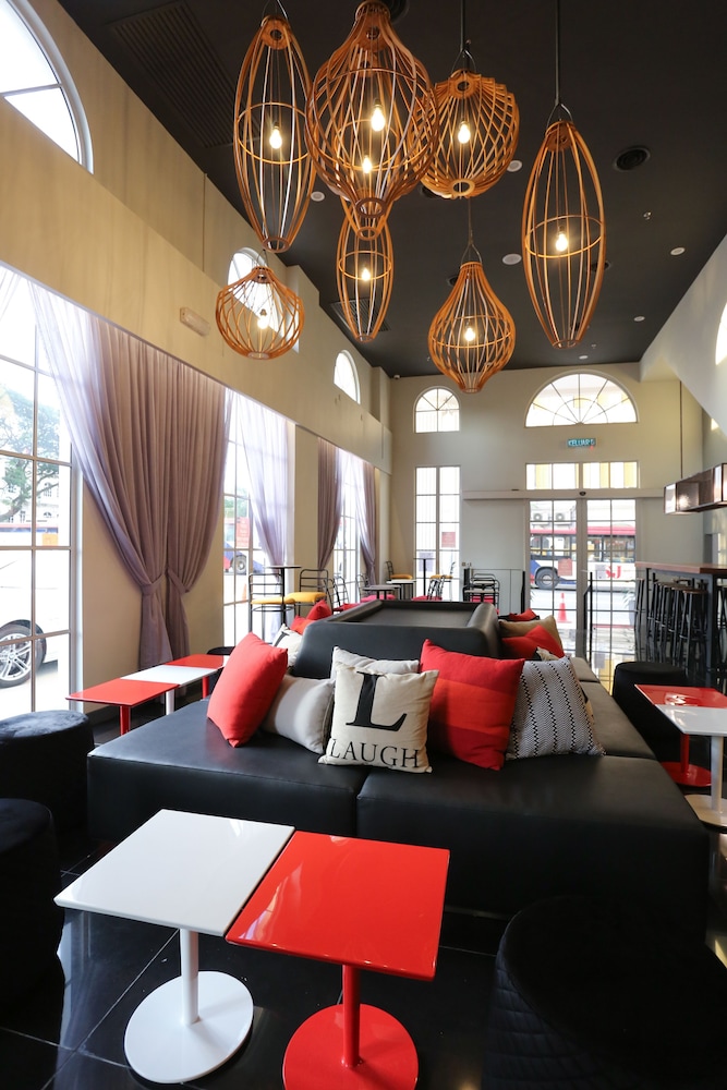 Avenue J Hotel Central Market 34/41
