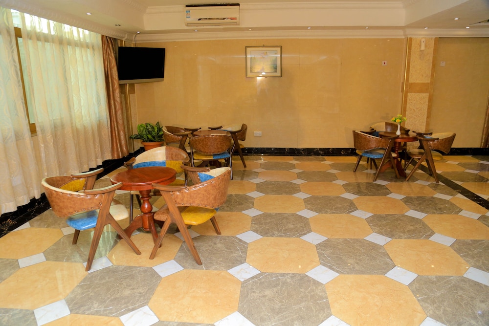 Tiffany Diamond Hotel Indira Gandhi Street 58/71