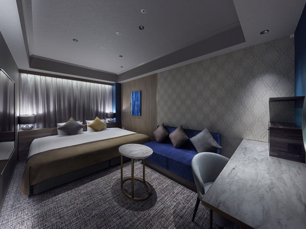 Renovated, King Bed