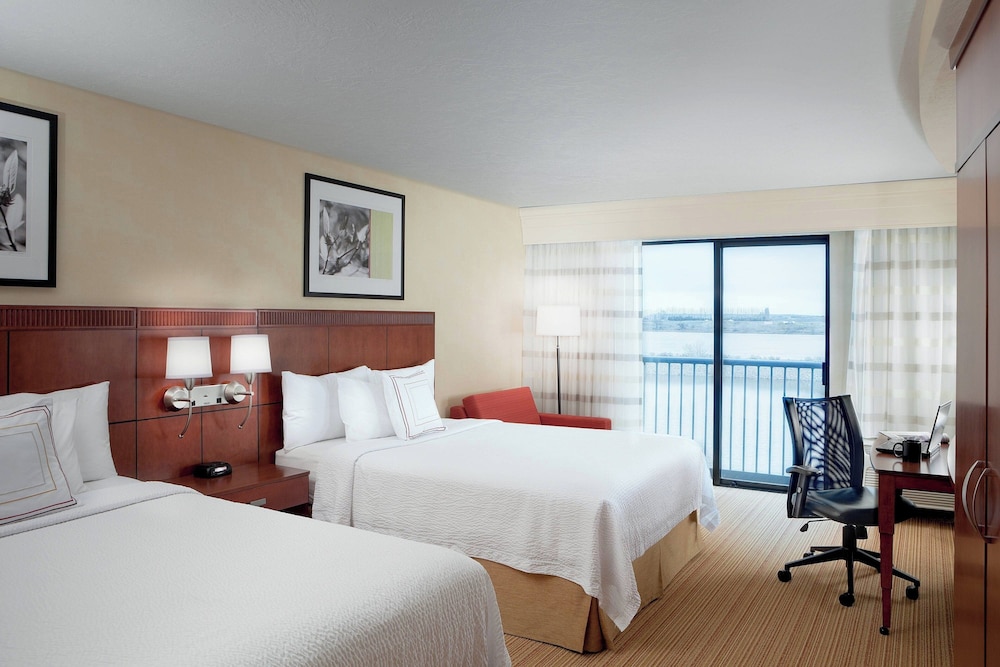 Room, 2 Queen Beds, with View