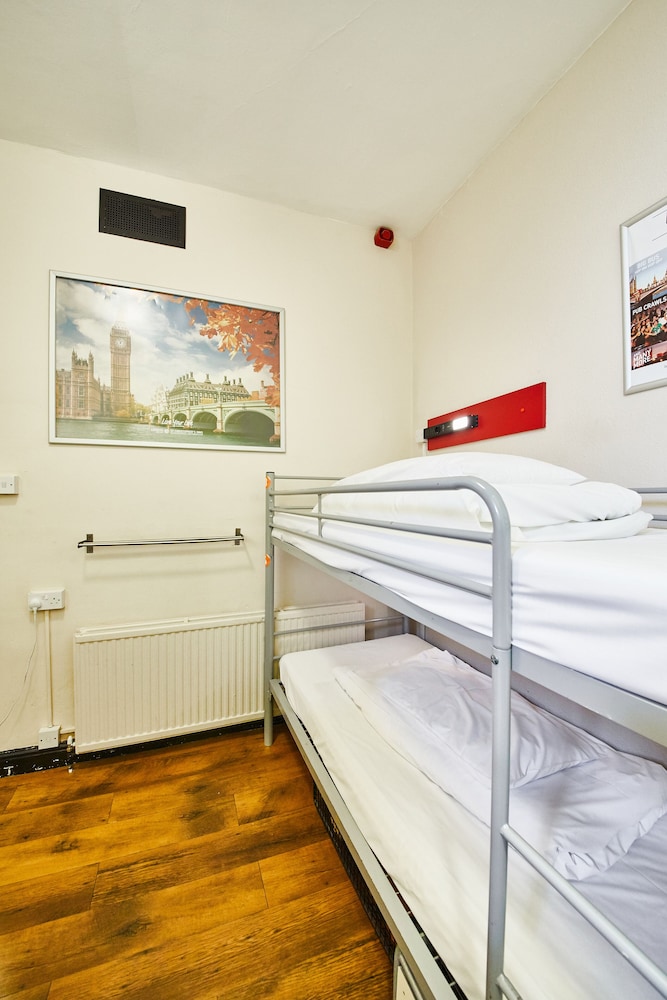 FEMALE DORM, 8 BEDS