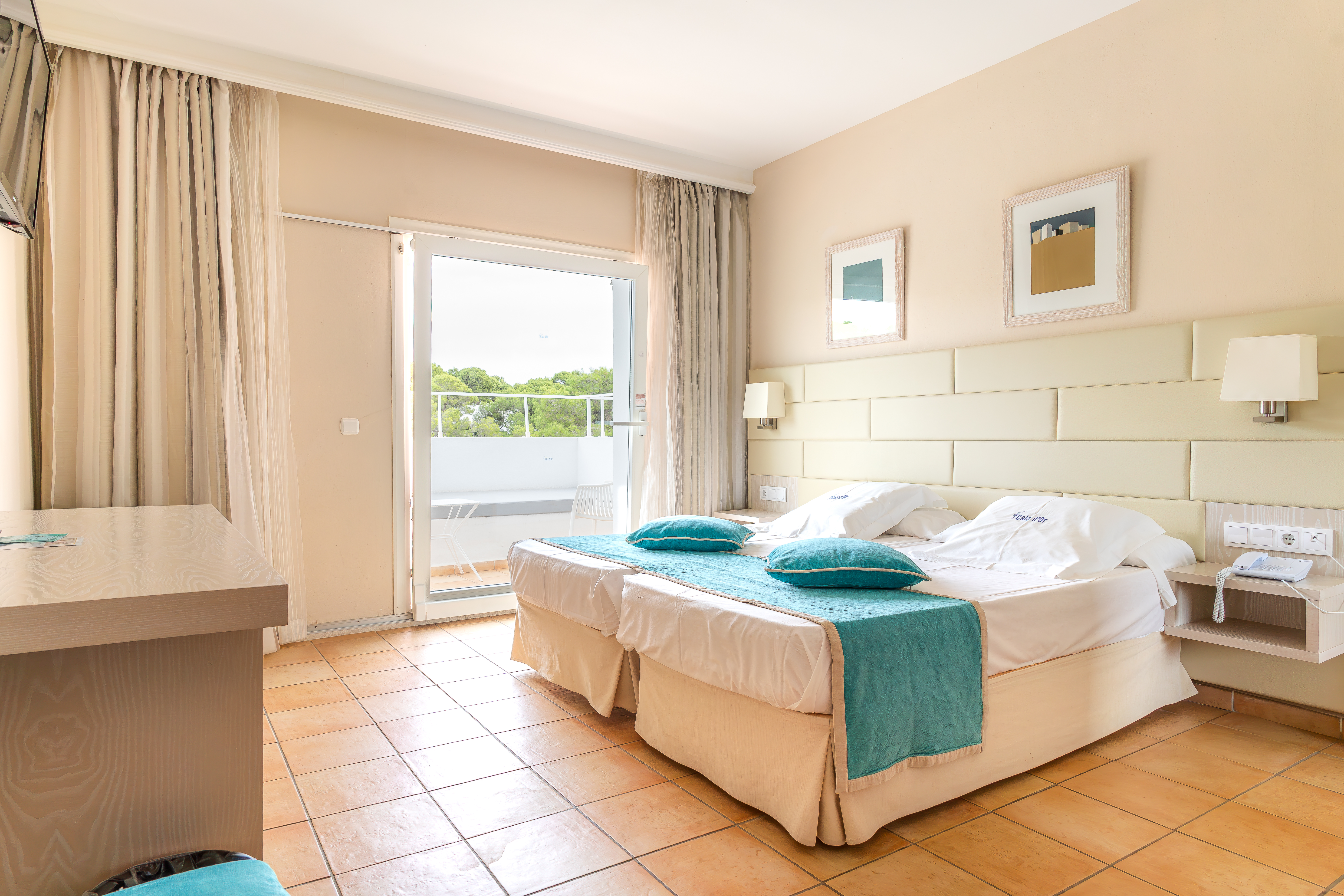 Room, Triple, Lateral Side Sea View