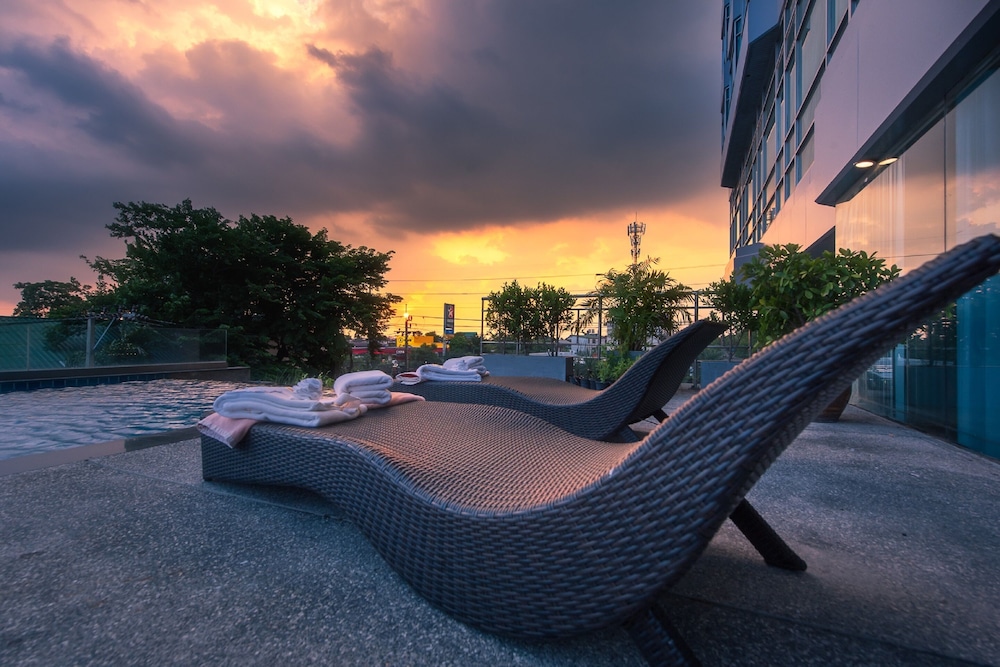 Siam Mandarina Hotel Formerly Grand Inn Come Hotel Suvarnabhumi Airport 44/74