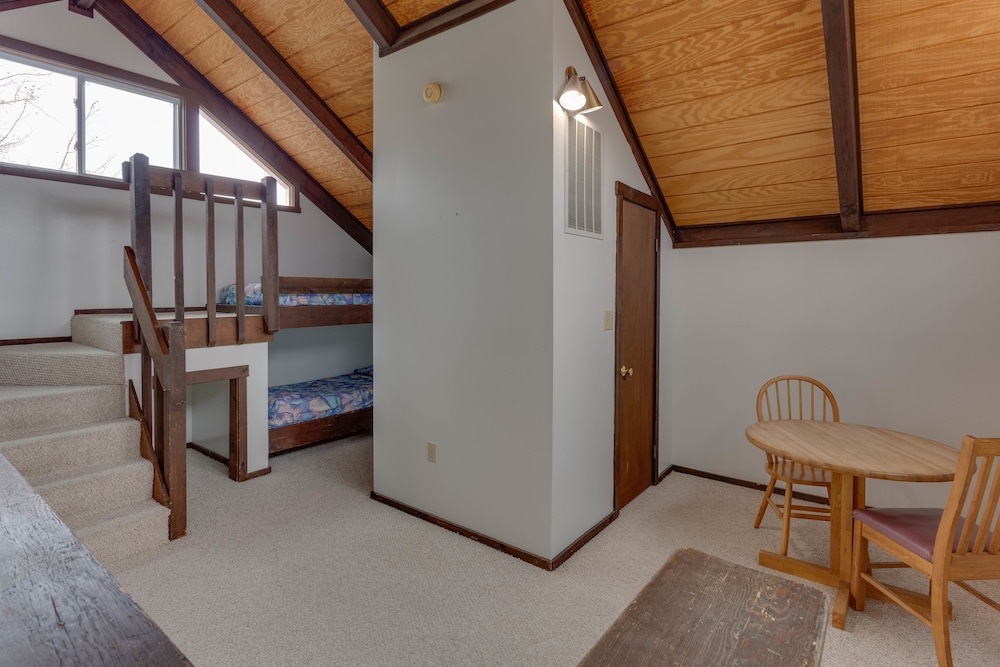 Chalet High by SPM Resorts 4/72