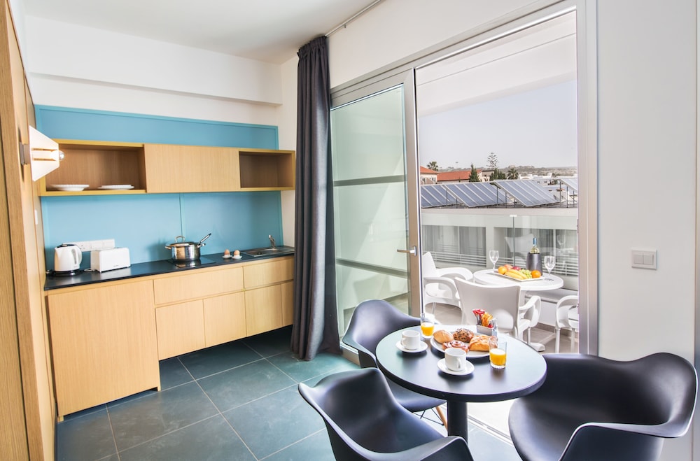 Anthea Hotel Apartments 48/60