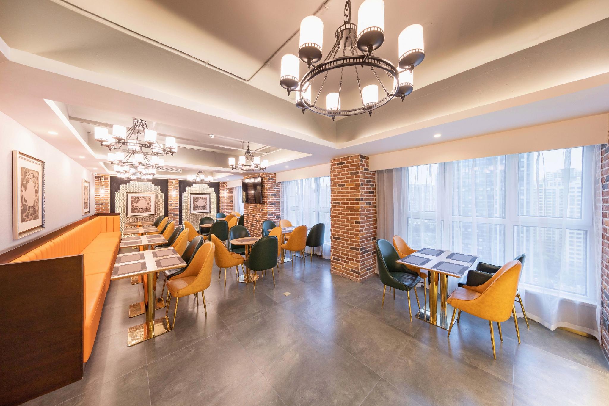 James Joyce Coffetel Hotel (Jinan West Railway Station Convention and Exhibition Center) 34/47