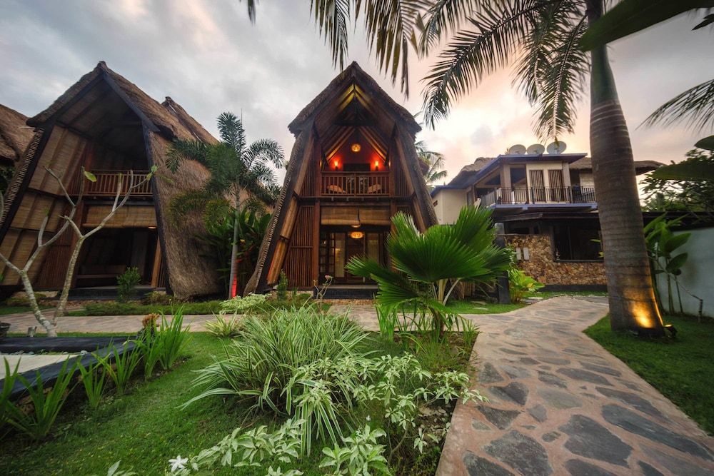 KIES VILLAS LOMBOK 62/67