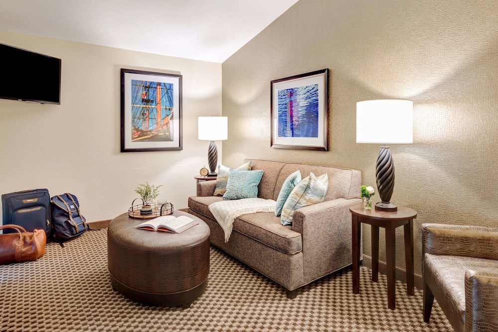 The Garrison Hotel & Suites Dover-Durham, Ascend Hotel Collection 28/45