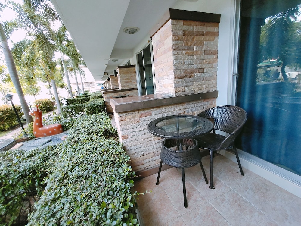 Banana Park Hotel 10/16
