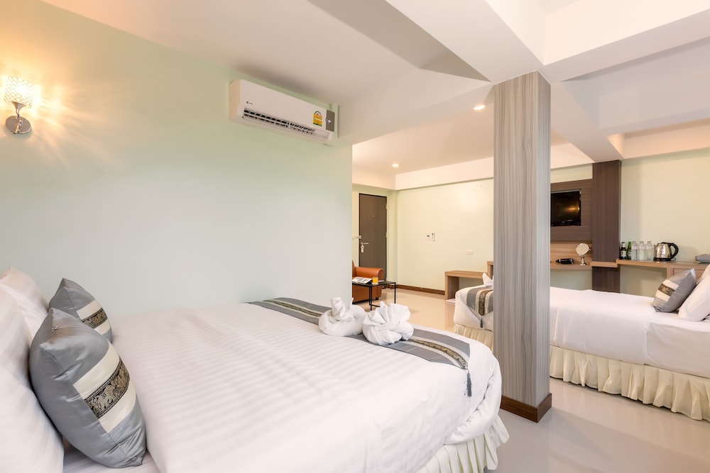 RoomQuest Suvarnabhumi Airport Rom Klao 8/55