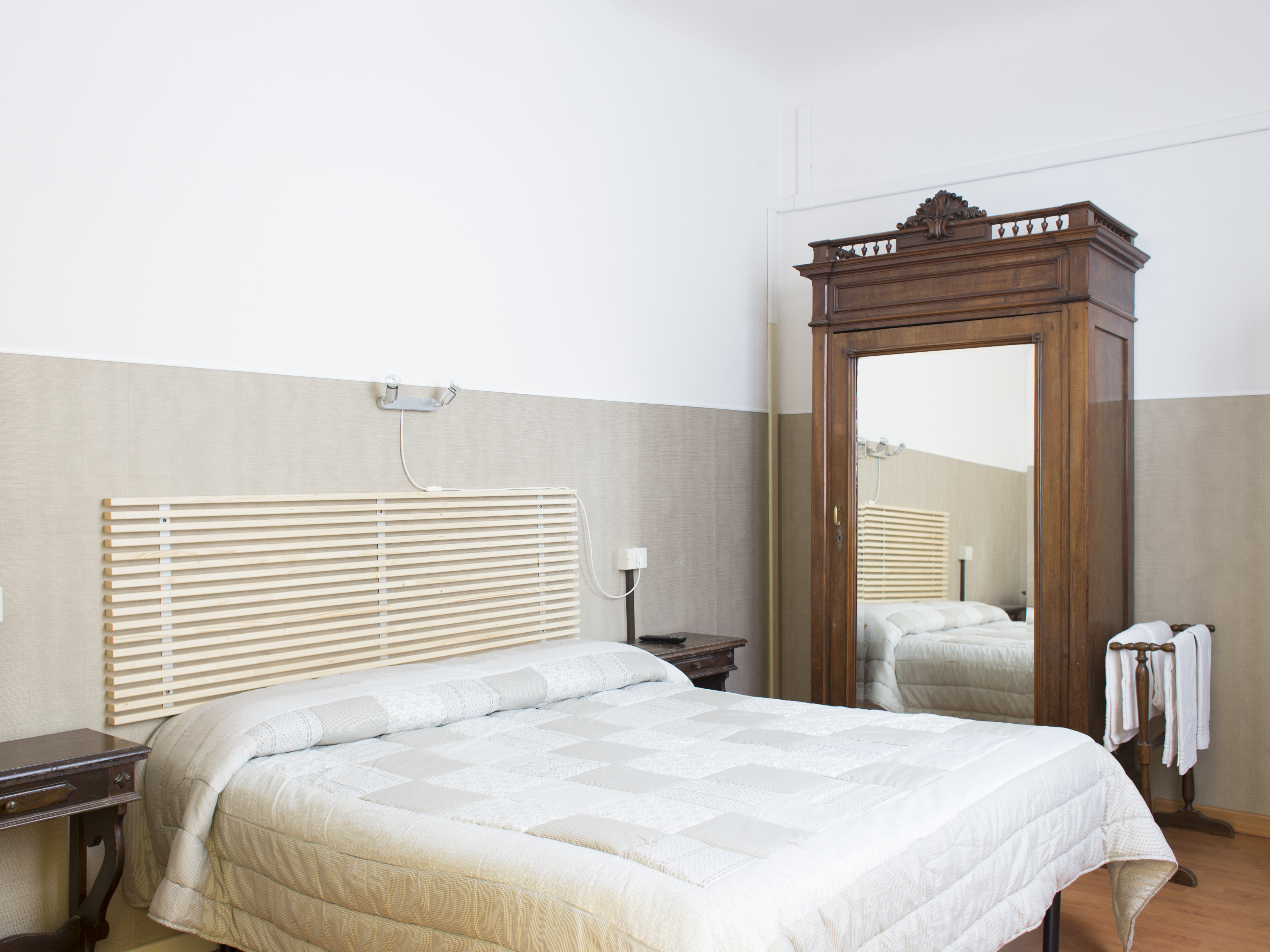 ROOM, DOUBLE BED, SHARED BATHROOM