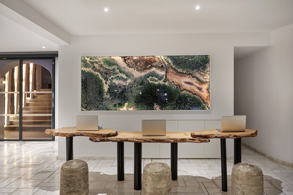 Kouros Hotel and Suites 28/41