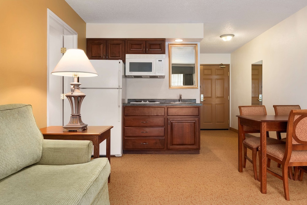 Country Inn & Suites By Radisson Mankato Hotel And Conference Center 20/38