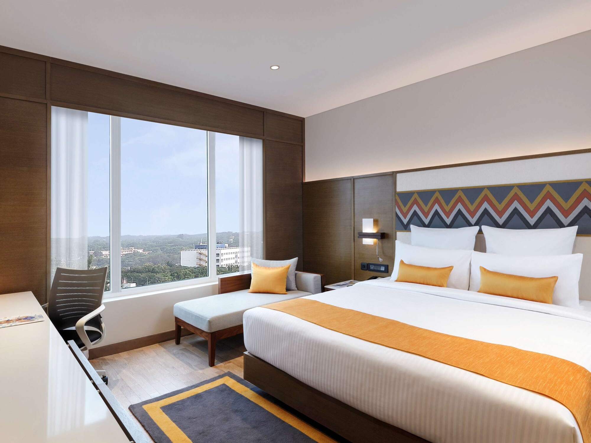 SUPERIOR, KING BED
