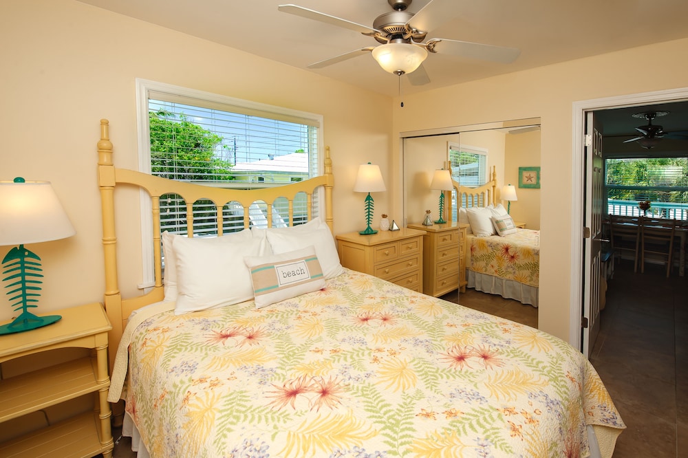 Cedar Cove Resort & Cottages 42/78