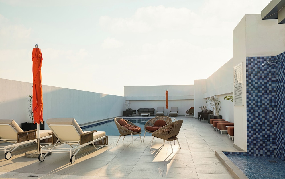 Studio M Muscat 29/43