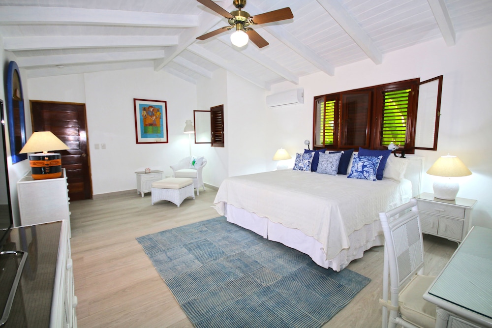 3 Bedrooms, Garden Villa, 1 King and 2 Double Beds
