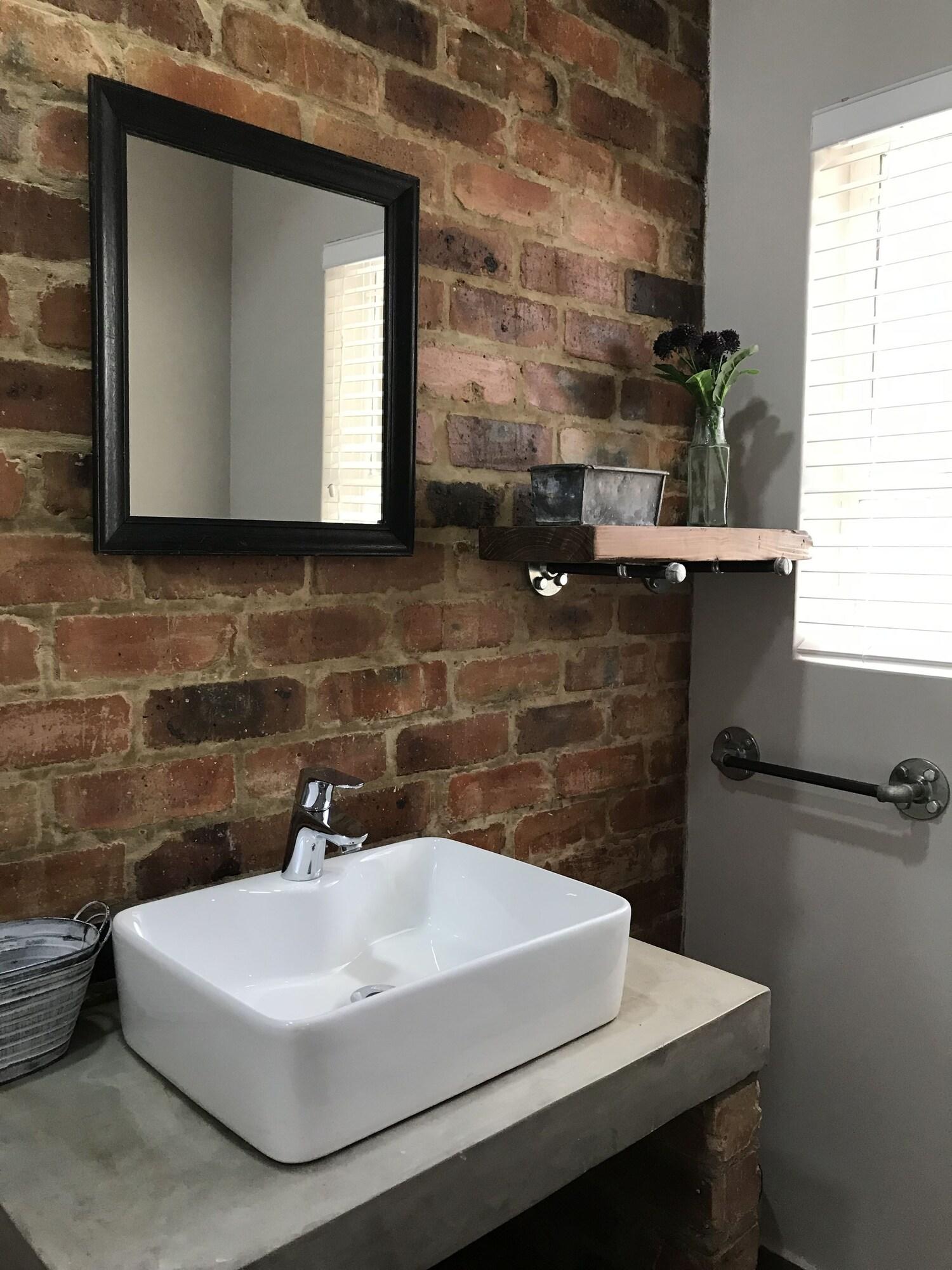 59 On True North Guest Rooms 22/22