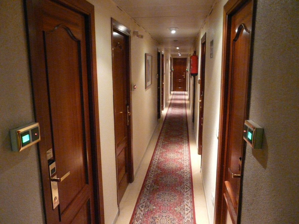 Hotel Reyes Catolicos 23/39