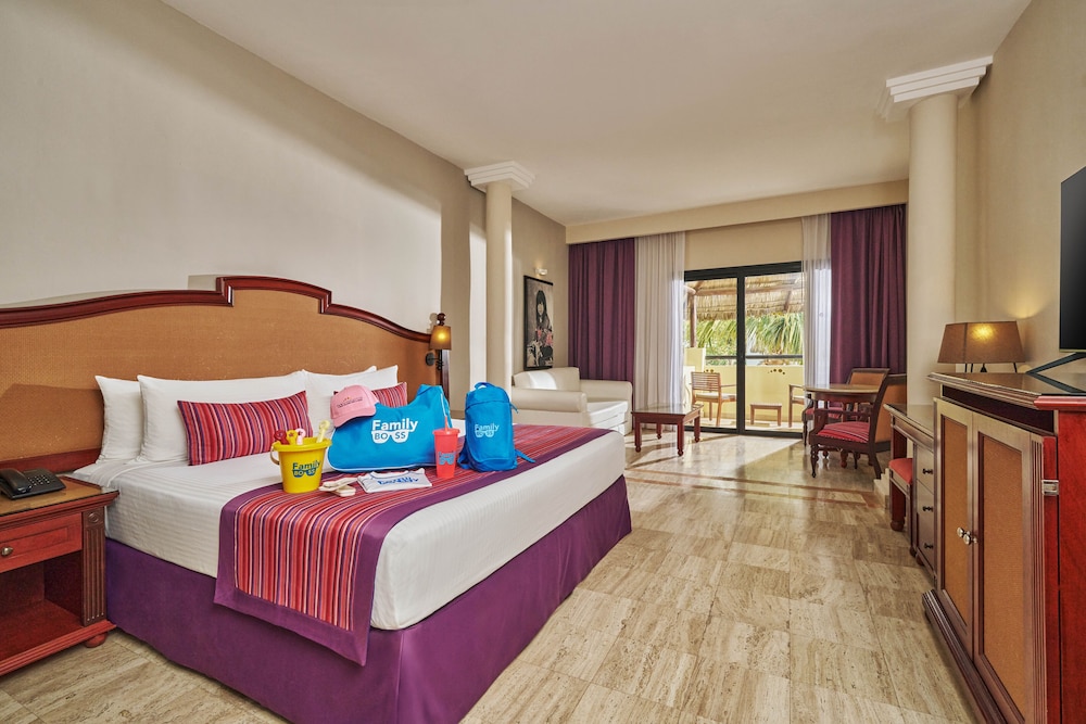 Family Selection At Grand Palladium Vallarta Resort Spa All Inclusive 5/50