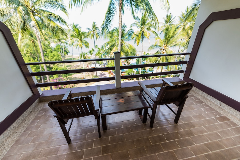 Rayong Resort Hotel 42/65