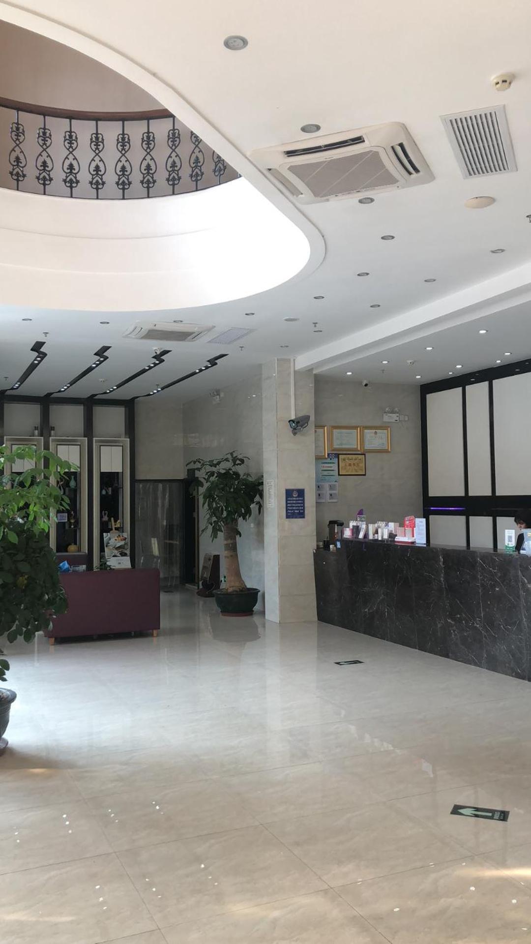 Lavande Hotel 13/40