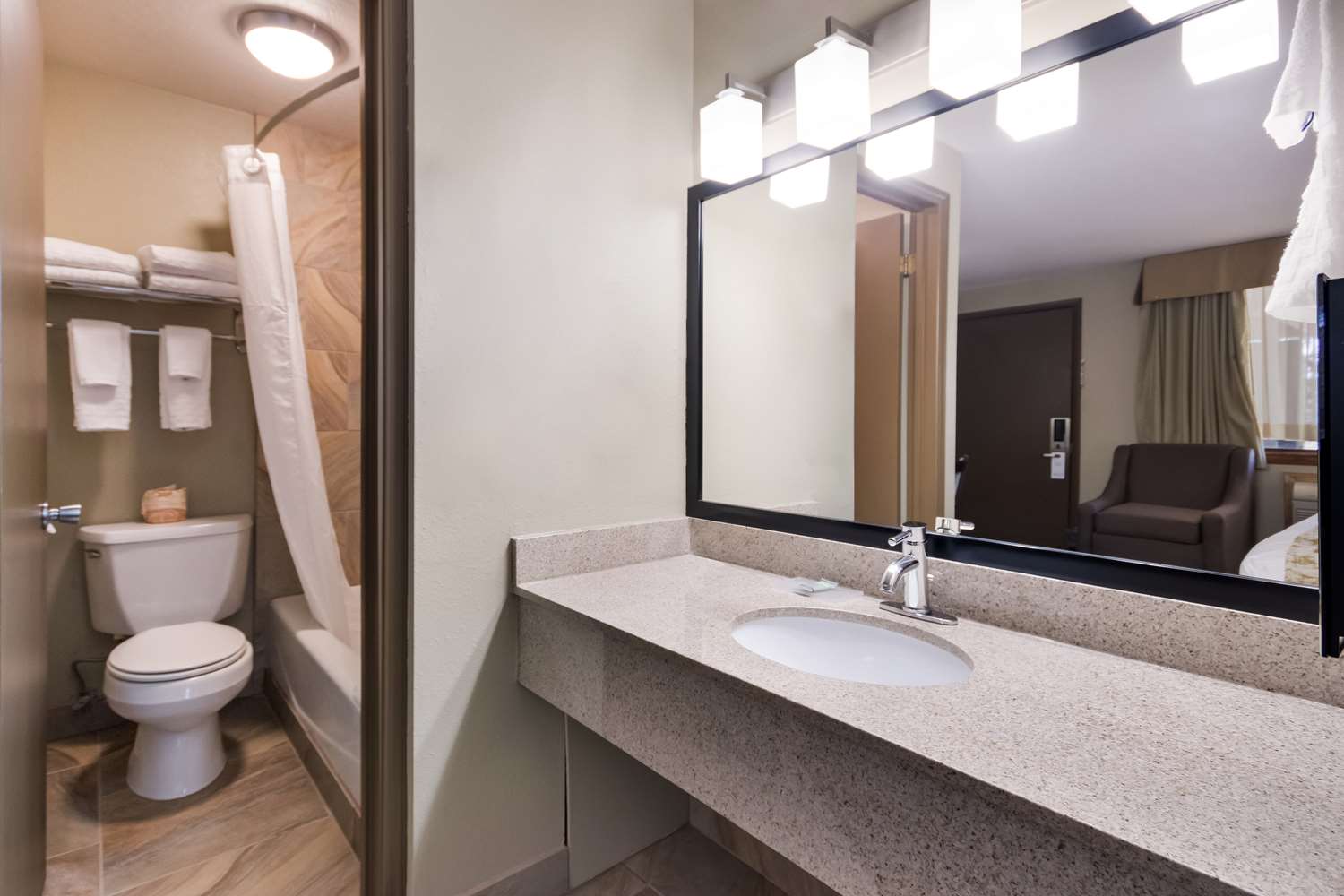 Room, Queen Bed, Best Western Weston Inn 4/5
