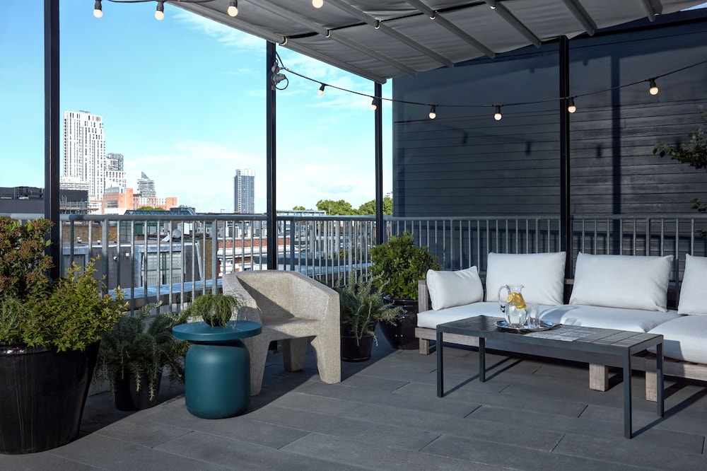 One Hundred Shoreditch 51/72