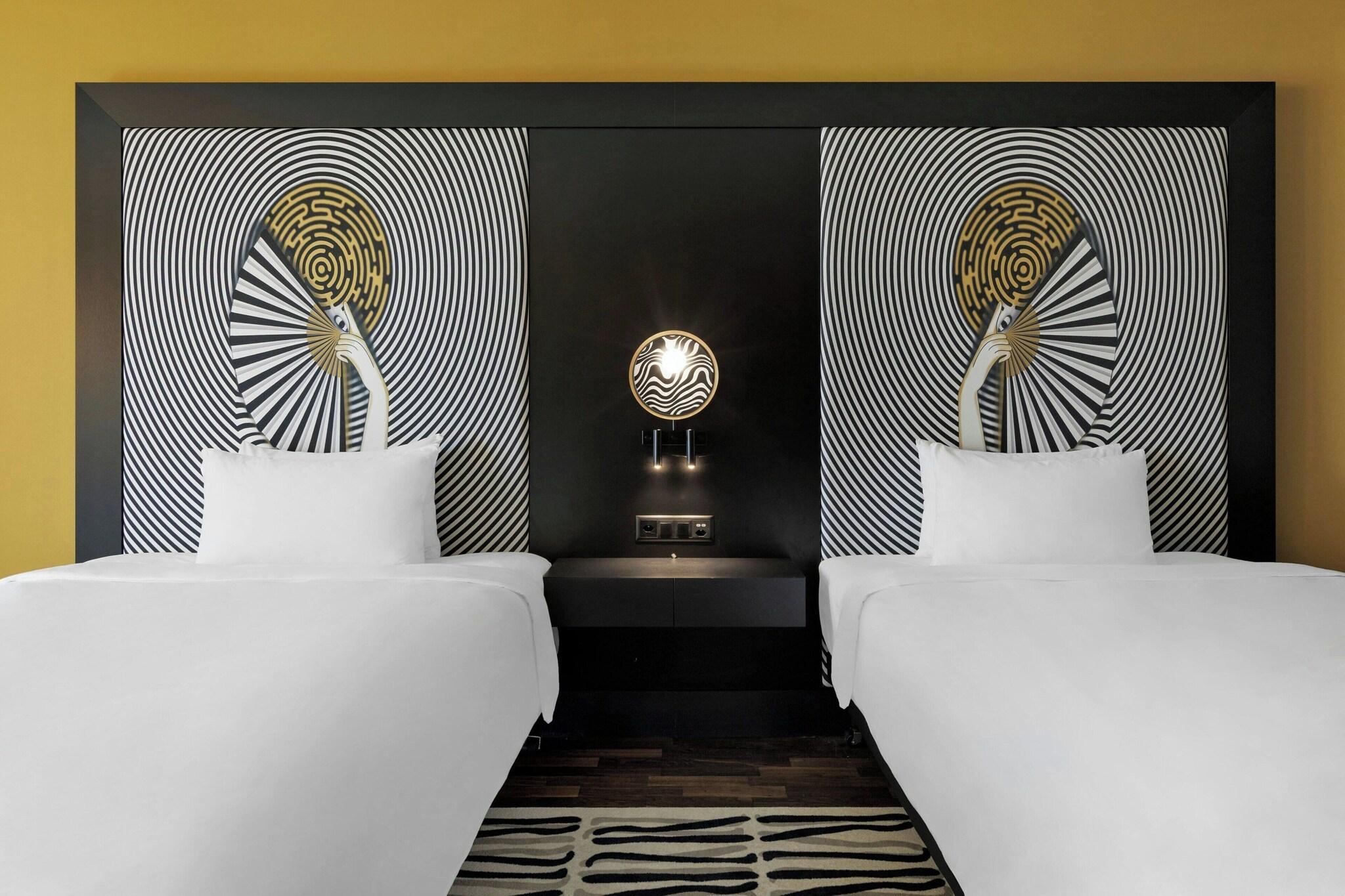 غرفة كومفورت، RENAISSANCE ZURICH TOWER HOTEL 2/3