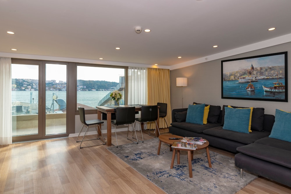 Feri Suites 22/50