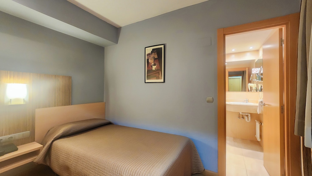 SUPERIOR, SINGLE BED
