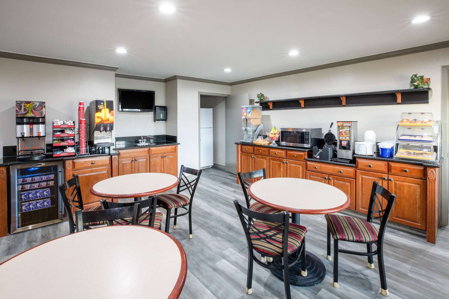 Days Inn by Wyndham Baytown Garth Road I10 East 15/24