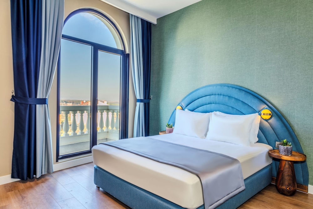 Nenessa Airport Hotel 15/46