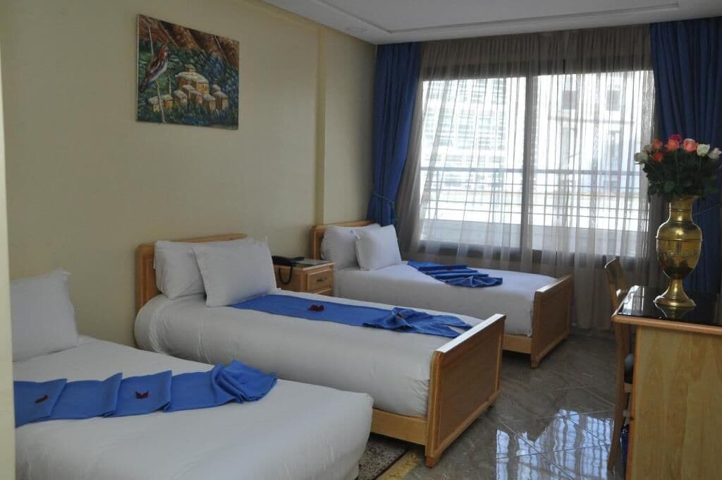 ROOM, TRIPLE, 3 BEDS