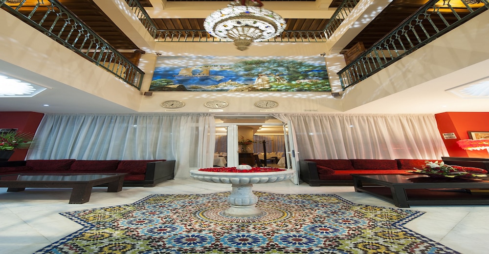 Le Caspien Hotel 38/52