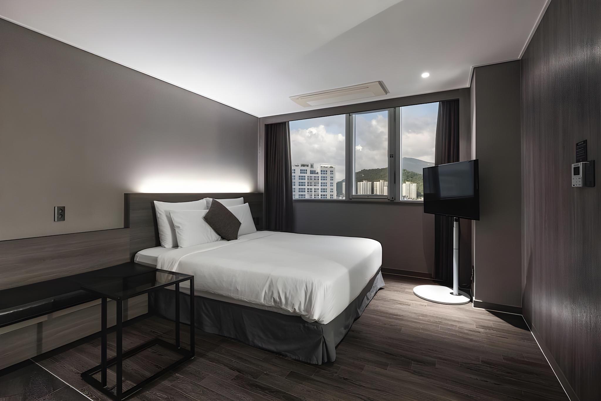 Cinema, Deluxe, King Bed