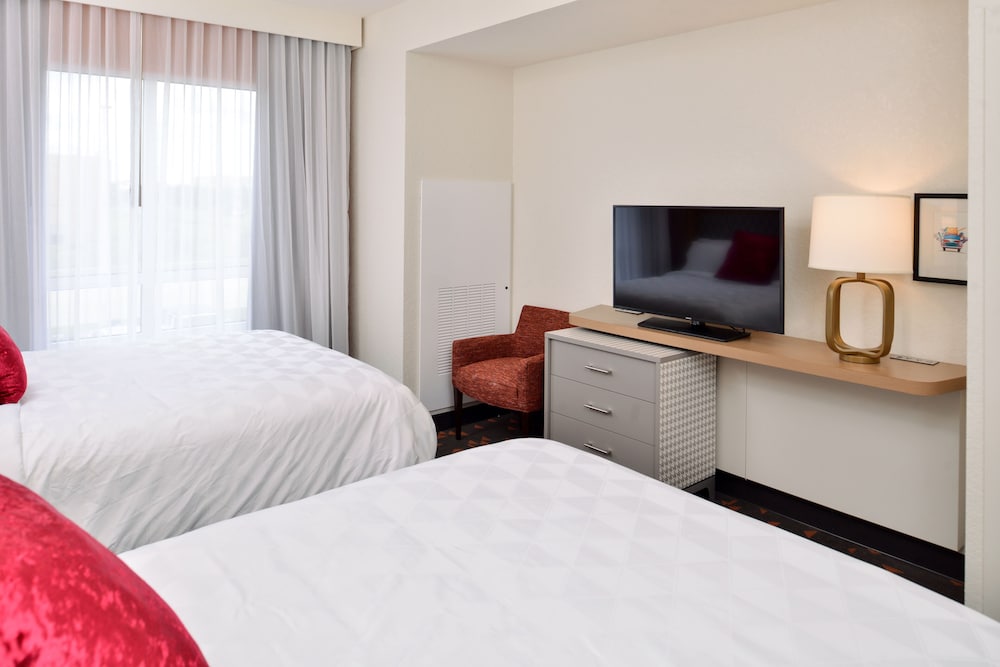 Holiday Inn & Suites Orlando I-Drive - Theme Parks 24/77