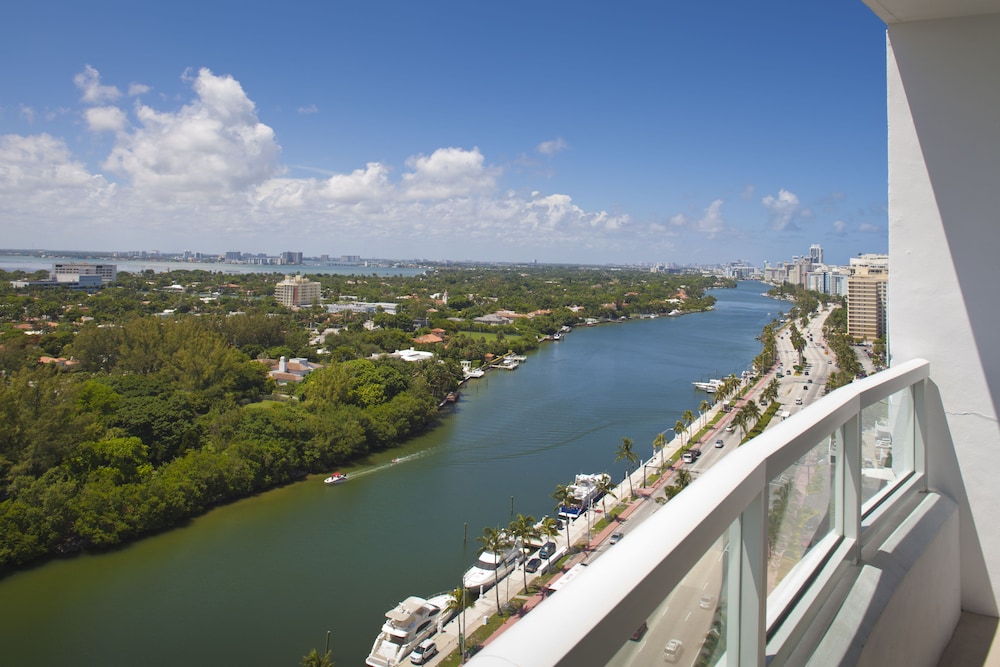 Fontainebleau Miami Beach 43/46