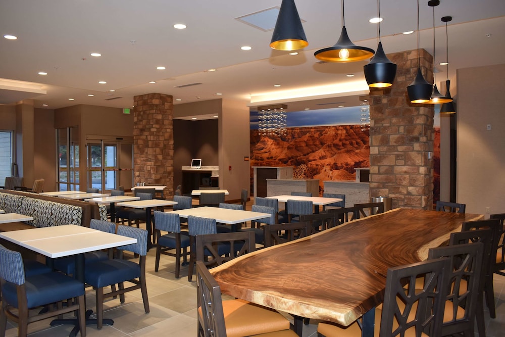 La Quinta Inn Suites By Wyndham Flagstaff East I 40 37/49