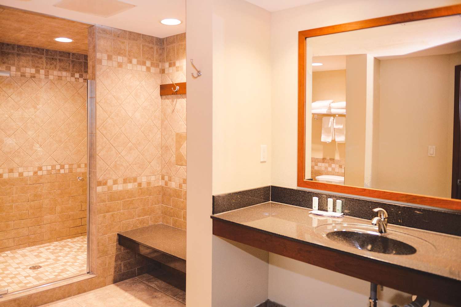 Quality Inn and Suites Ames Conference Center Near ISU Campus 45/48