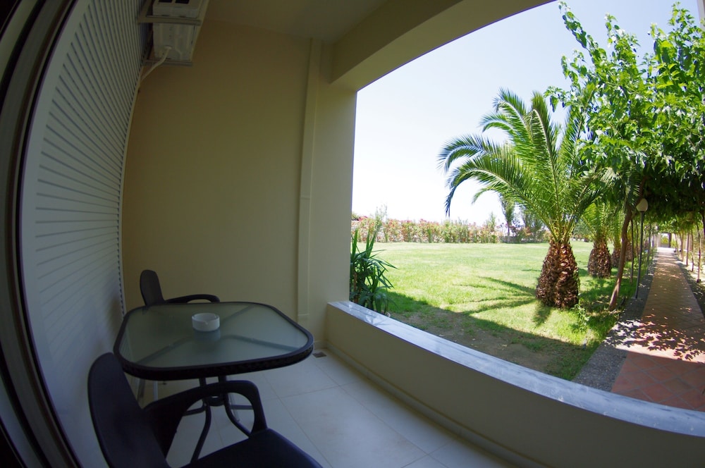 Eleftheria Hotel 28/42