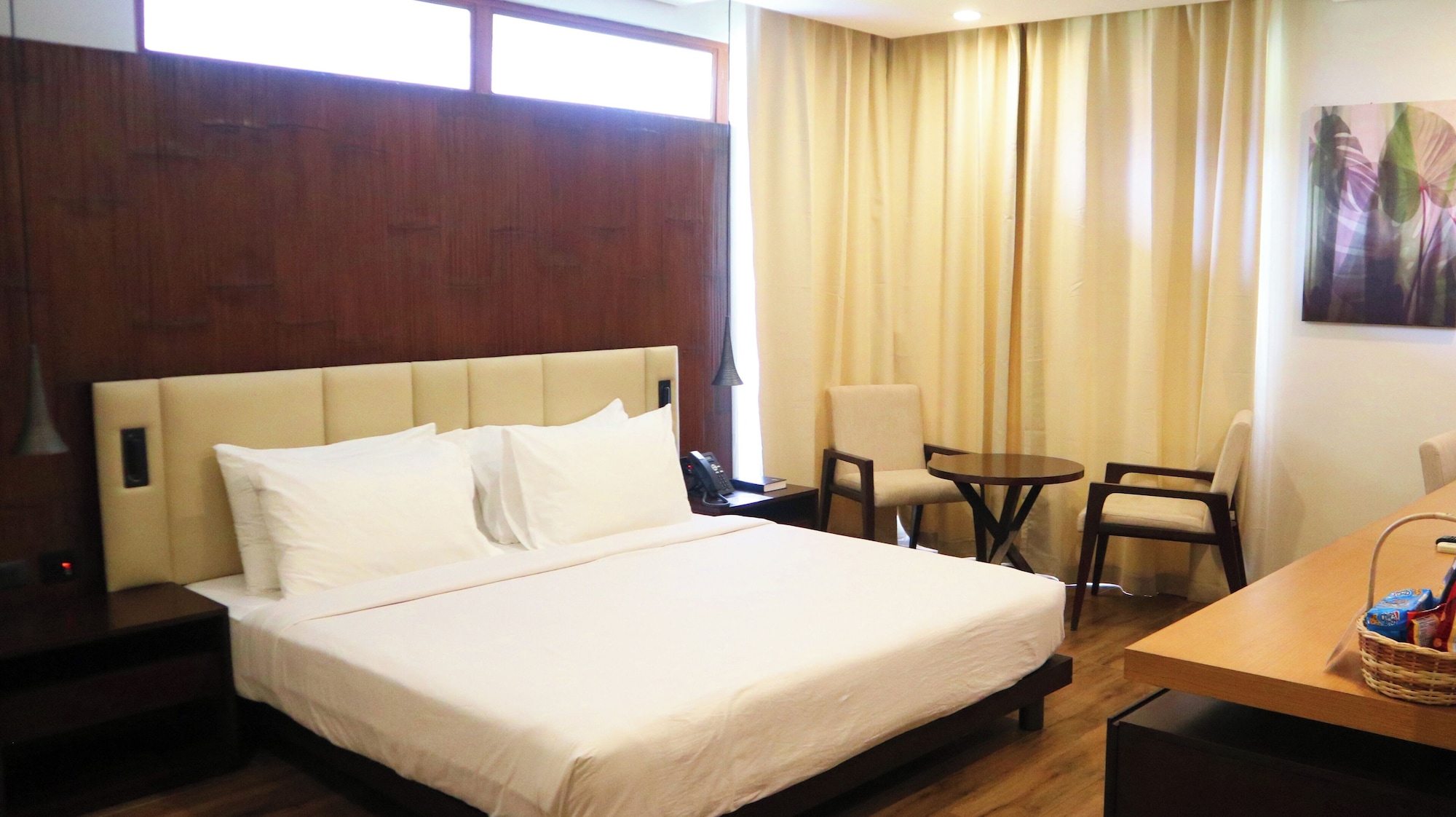 DUPLEX, KING BED