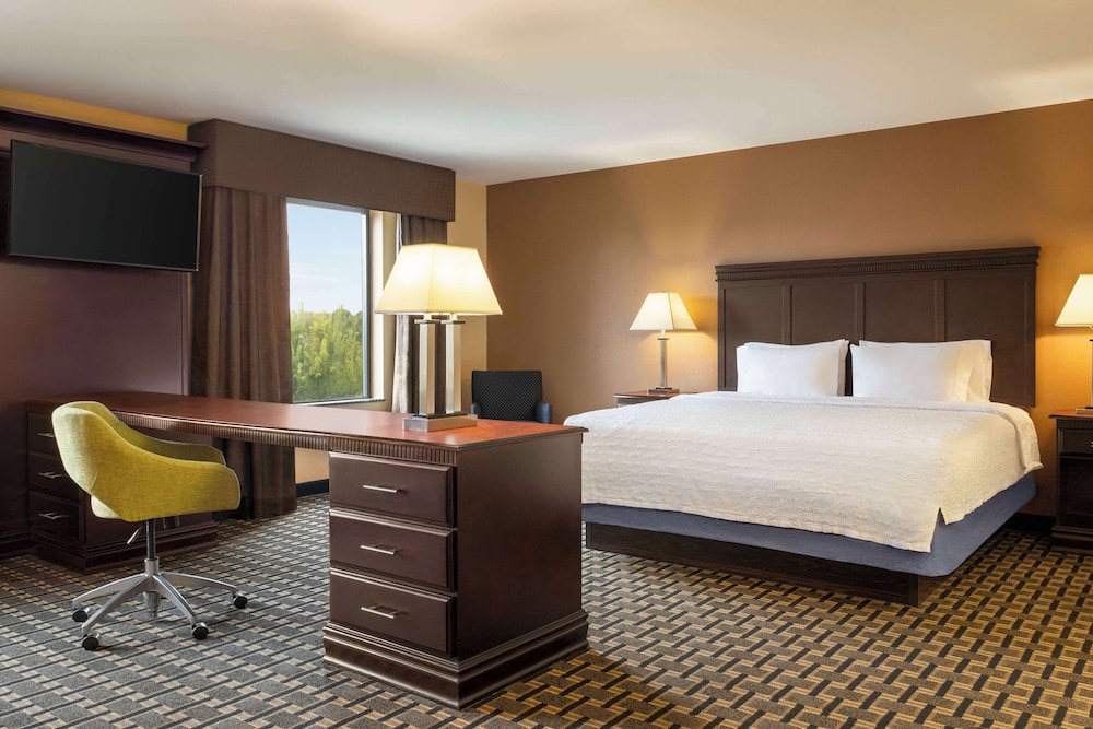 استوديو بسرير كينج مع أريكة، Hampton Inn And Suites Pine Bluff 2/3